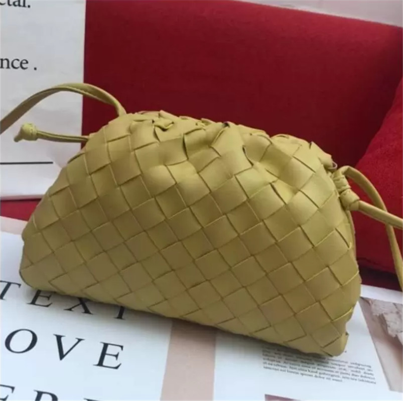 2022 Designer Brands Hollow Letters Raffia Straw Tote Fashion Paper Woven Women Shoulder Bags Summer Beach Handbag Luxury Bag H0692
2022 Designer Brands Hollow Letters Raffia Straw Tote Fashion Paper Woven Women Shoulder Bags Summer Beach Handbag Luxury Bag H0692