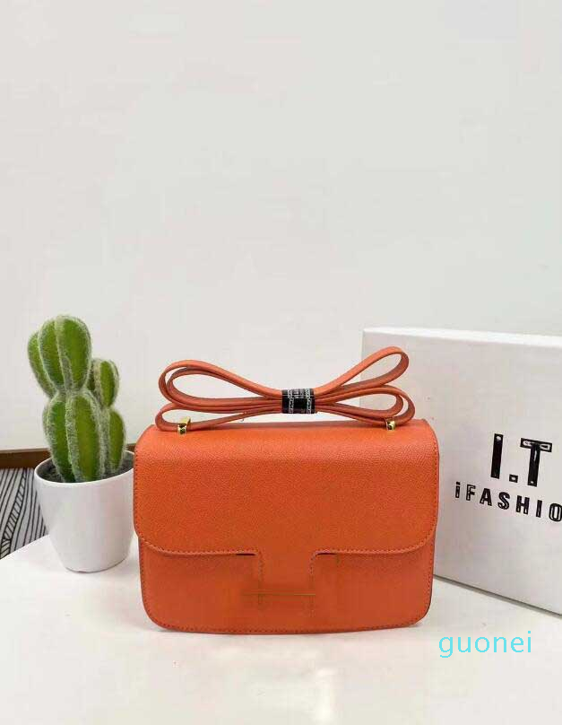Top quality Leather wash Shoulder Bag Women's men Original tote hobo cleo crossbody handbags Cosmetic Bags Luxury Designer mylon wallet 0020
Top quality Leather wash Shoulder Bag Women's men Original tote hobo cleo crossbody handbags Cosmetic Bags Luxury Designer mylon wallet 0020