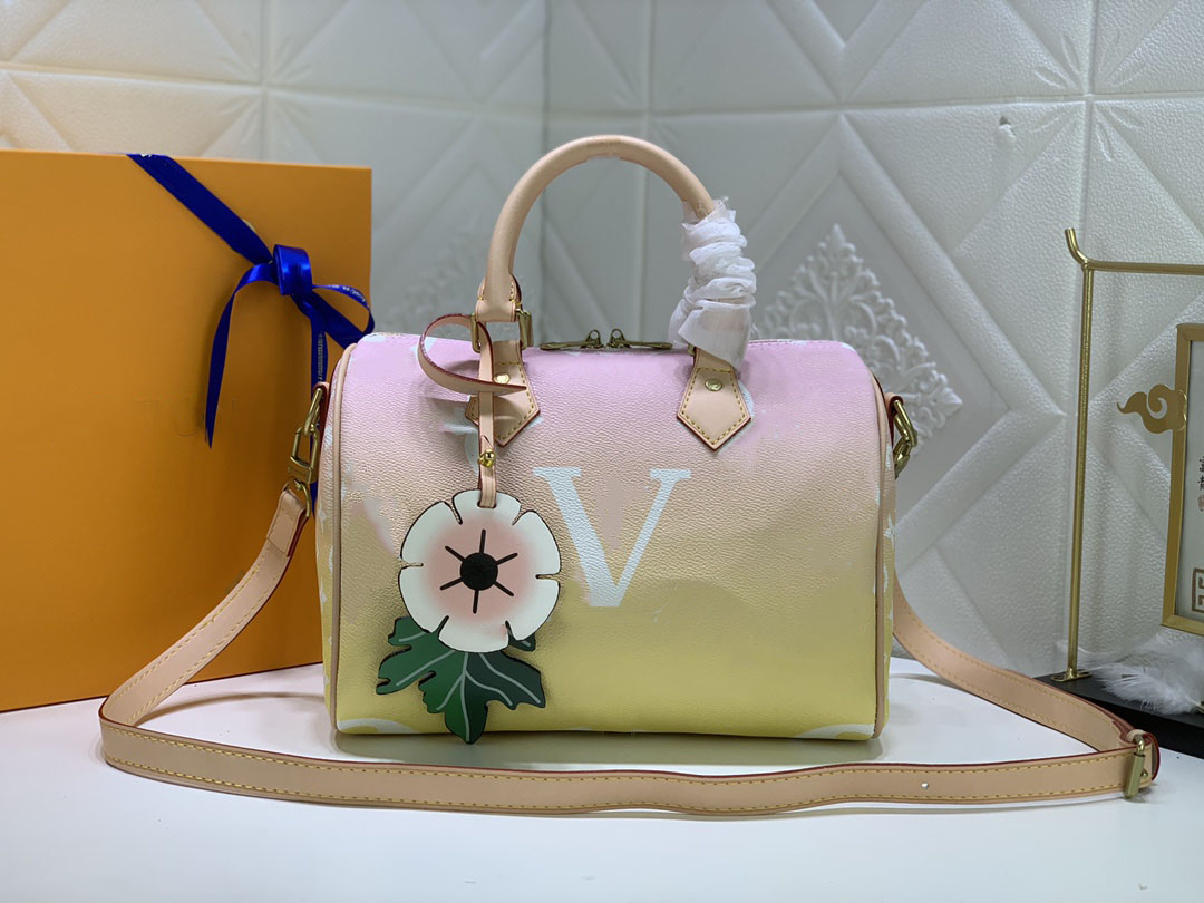 HH Latest Styles Women Tote bag BY THE POOL COLLECTION Gradient pastel Speedy 25 Fashion Onthego Handbags with zipped inside pocket Flower decoration, Add shipping fee
HH Latest Styles Women Tote bag BY THE POOL COLLECTION Gradient pastel Speedy 25 Fashion Onthego Handbags with zipped inside pocket Flower decoration, Add shipping fee