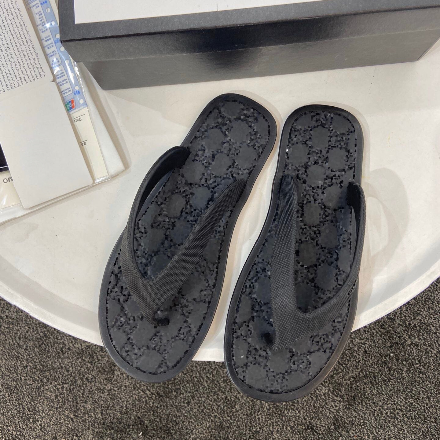 Designer flip flops men and women sandals slides foam rubber slides white outdoor casual sandal summer top luxury fashion ladies beach flat flip flops size 35-45
Designer flip flops men and women sandals slides foam rubber slides white outdoor casual sandal summer top luxury fashion ladies beach flat flip flops size 35-45
