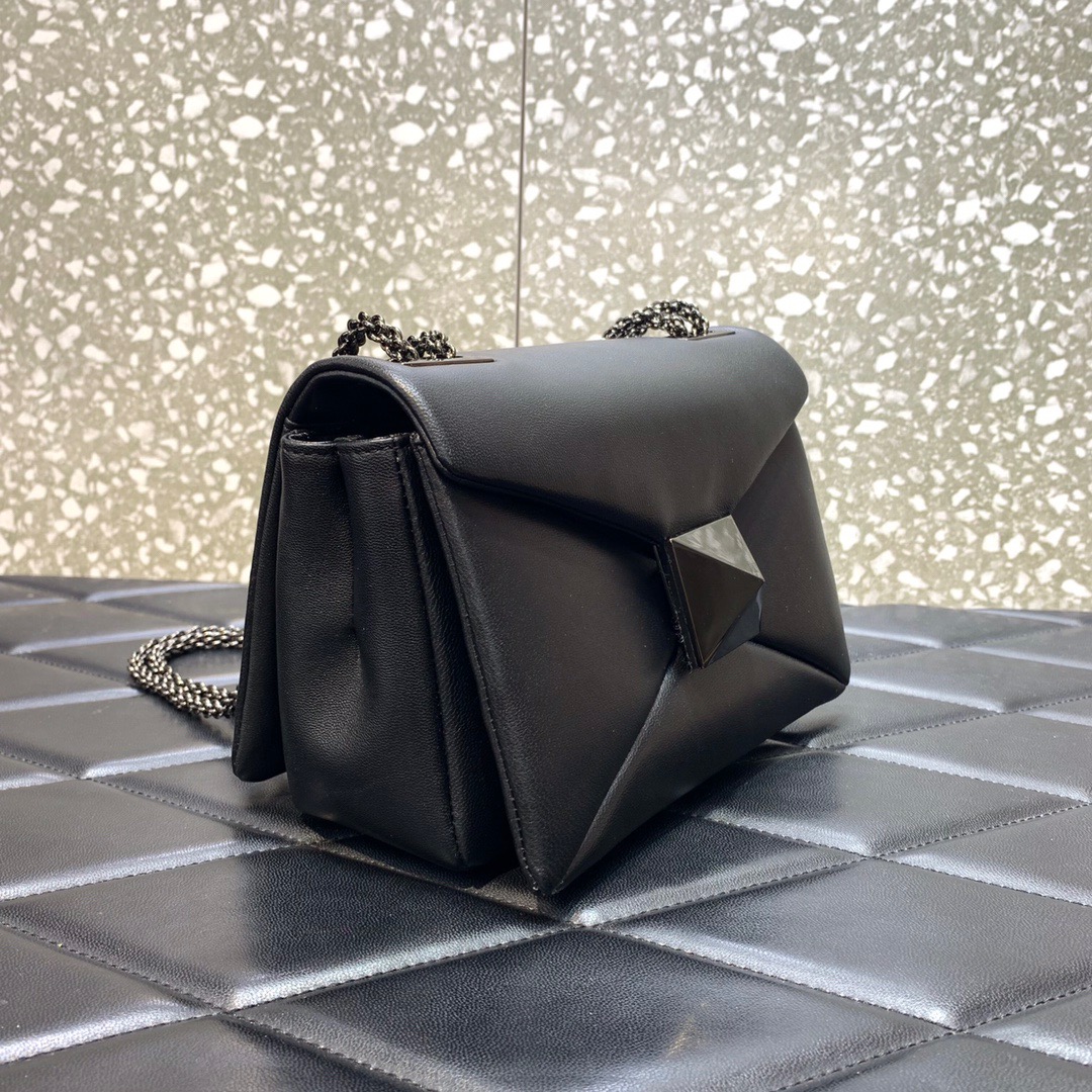 7A Quality Genuine Leather Shoulder bag Women Totes Bags Metal Designer Bucklet Hasp ONE Rivet Handbags Wallet Purse STUD WITH DUST BAG 19cm
7A Quality Genuine Leather Shoulder bag Women Totes Bags Metal Designer Bucklet Hasp ONE Rivet Handbags Wallet Purse STUD WITH DUST BAG 19cm