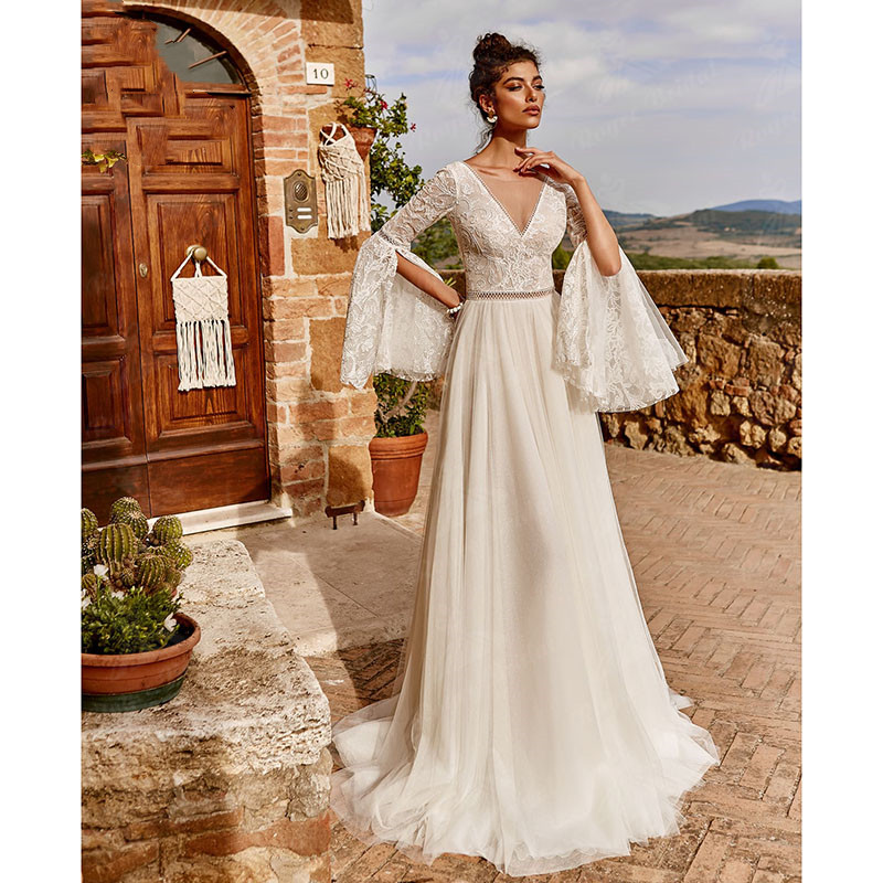 Boho Wedding Dress Beach country Bohemian V Neck Long Flare Sleeve Lace Bodice Tulle Sweep Train Backless Vestidos de novia 2022