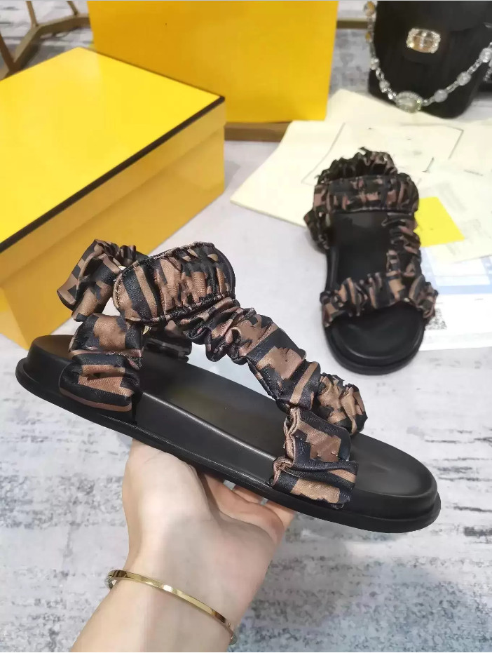 2022 luxury sandals women slipper men slides leather sandal womens Hook & Loop casual shoes 35-41 Designer Print, Brown
2022 luxury sandals women slipper men slides leather sandal womens Hook & Loop casual shoes 35-41 Designer Print, Brown