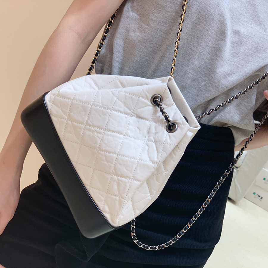 10A Original quality hobo bag woman shoulder handbag Vagrant Backpack 23cm fashion the large capacity tote bags Designer crossbody bag Travel bagss With box C026, More product consulting
10A Original quality hobo bag woman shoulder handbag Vagrant Backpack 23cm fashion the large capacity tote bags Designer crossbody bag Travel bagss With box C026, More product consulting