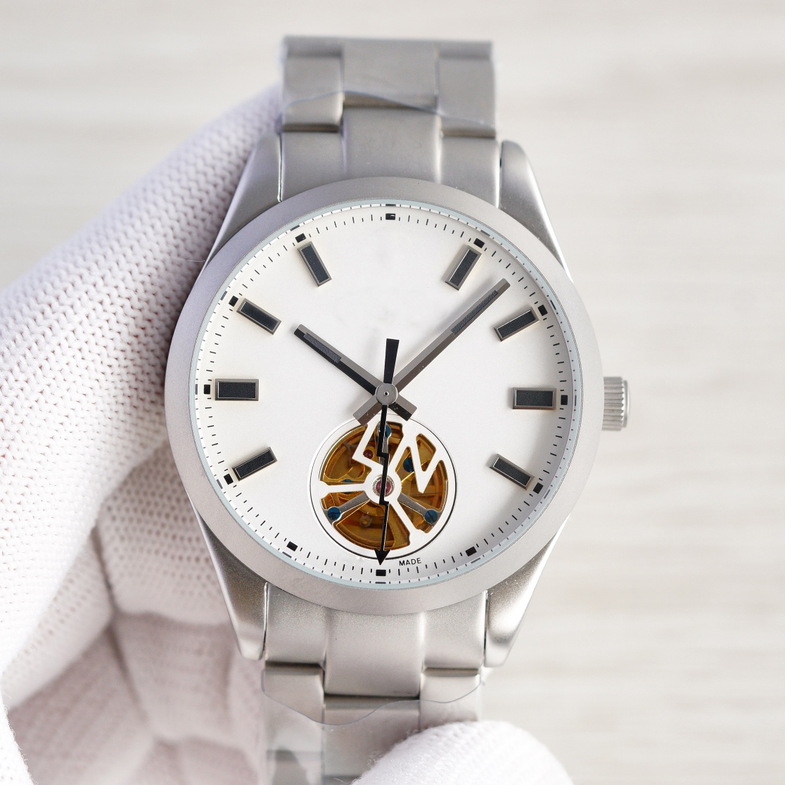 Luxu Men's Automatic Mechanical Watch Label Noir 116400 LNT01HS-01 Tourbillon Men Outdoor Watches Stainless Steel Watchband Sapphire Glass Mirror
Luxu Men's Automatic Mechanical Watch Label Noir 116400 LNT01HS-01 Tourbillon Men Outdoor Watches Stainless Steel Watchband Sapphire Glass Mirror
