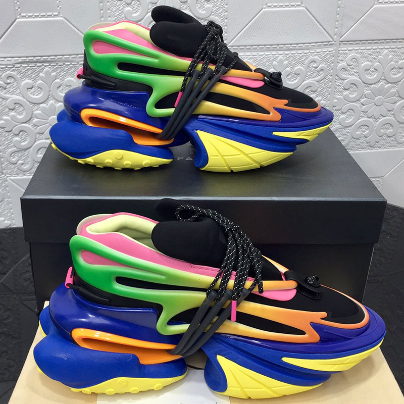 New model designer shoes catwalk thick-soled shoes UFO Sneakers sci-fi bullet shape rainbow-colored mens and womens luxury skate trainers sneakers 35-46
