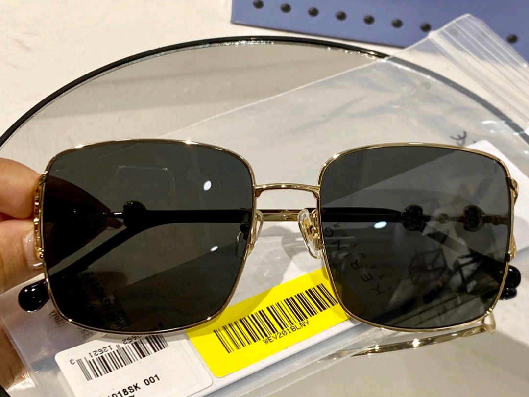 Women Square Sunglasses Metal Gold Brown Shaded Sun Glasses Fashion sunglasses eye wear with box
Women Square Sunglasses Metal Gold Brown Shaded Sun Glasses Fashion sunglasses eye wear with box