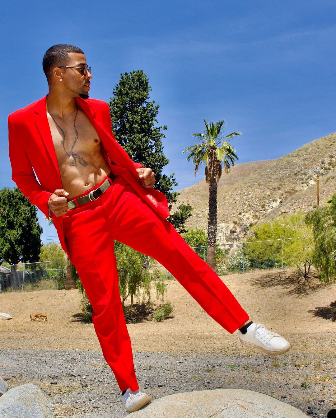 Summer Red Wedding Tuxedos Notched Lapel Mens Pants Suits Handsome Men Prom Party Formal Outfit 2 pieces