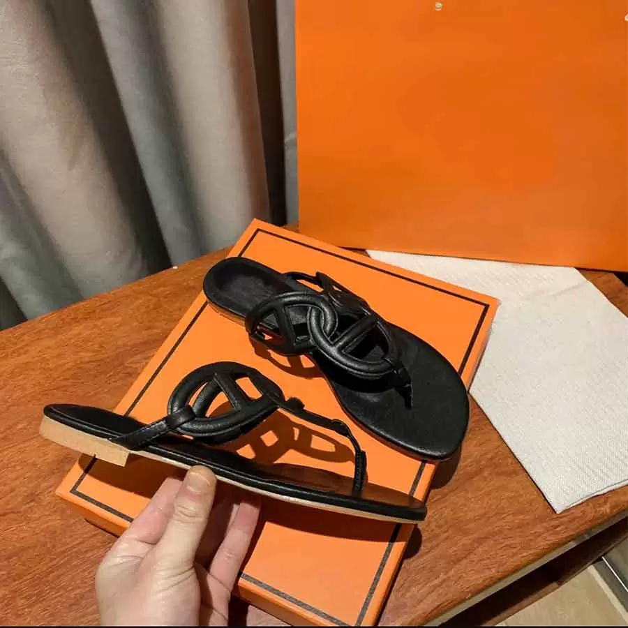 Designer Women Slippers Egerie Sandals Summer Flip-flops Beach Slipper Chain Flat Jelly Slides Lady Flat Silpper Luxury Slide Shoes, Black 1
Designer Women Slippers Egerie Sandals Summer Flip-flops Beach Slipper Chain Flat Jelly Slides Lady Flat Silpper Luxury Slide Shoes, Black 1