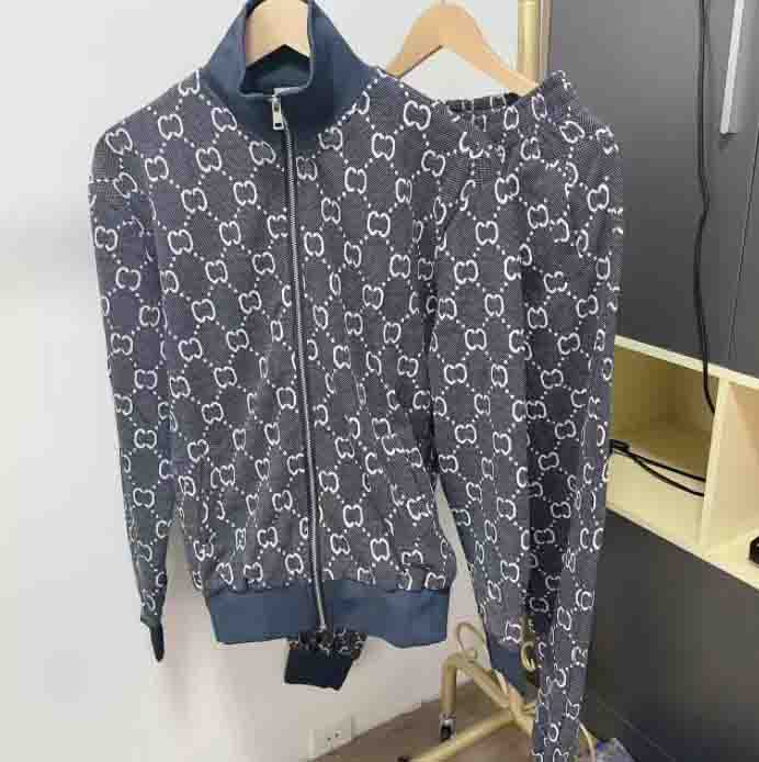 2022 Spring and Autumn Men's Sportswear Casual Suit Men's Jogging Hooded Sportswear Jacket + Pants 2 Piece Set Brand Running Sports Suit M-3XL, Pink
2022 Spring and Autumn Men's Sportswear Casual Suit Men's Jogging Hooded Sportswear Jacket + Pants 2 Piece Set Brand Running Sports Suit M-3XL, Pink