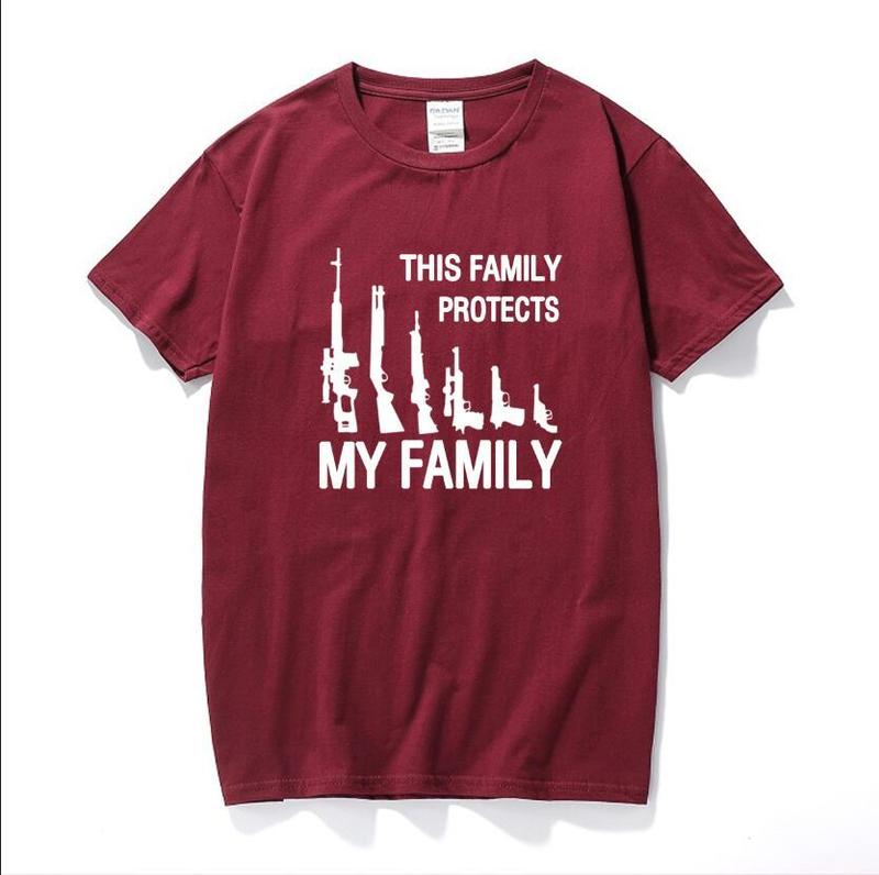 THIS FAMILY PROTECTS MY FAMILY GUNS WEAPONS Funny T Shirt Men Short Sleeve Printed Cotton Cartoon Tshirt Tops 220624