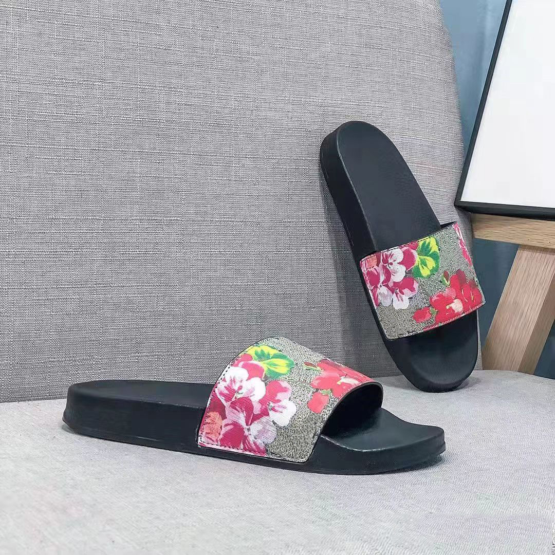 Men Women Slippers Sandals Strap Original Dust Bag Floral Print Leather Webbing Black Shoes Fashion Luxury Summer Beach Sneakers, #22
Men Women Slippers Sandals Strap Original Dust Bag Floral Print Leather Webbing Black Shoes Fashion Luxury Summer Beach Sneakers, #22