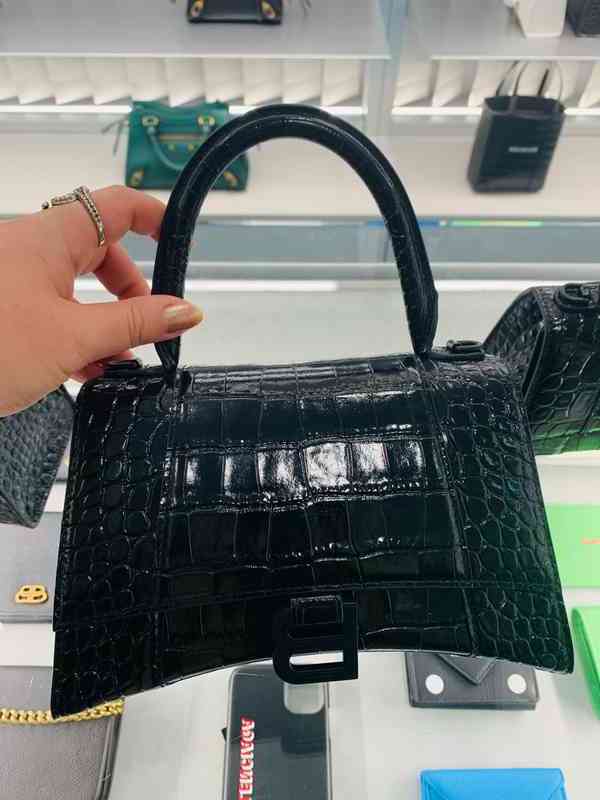 Balenciga Handbag Designer Us Direct Mail Hourglass Xs Bag Smooth Crocodile Leather Messenger Shoulder Crossbody ODPP, Black
Balenciga Handbag Designer Us Direct Mail Hourglass Xs Bag Smooth Crocodile Leather Messenger Shoulder Crossbody ODPP, Black