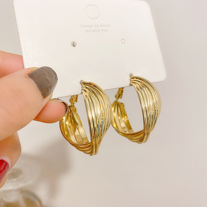 Minimalist Large Circle Geometric Round Distortion Interweave Twist Metal Big Hoop Earrings For Women Wedding Party Jewelry 220716
Minimalist Large Circle Geometric Round Distortion Interweave Twist Metal Big Hoop Earrings For Women Wedding Party Jewelry 220716
