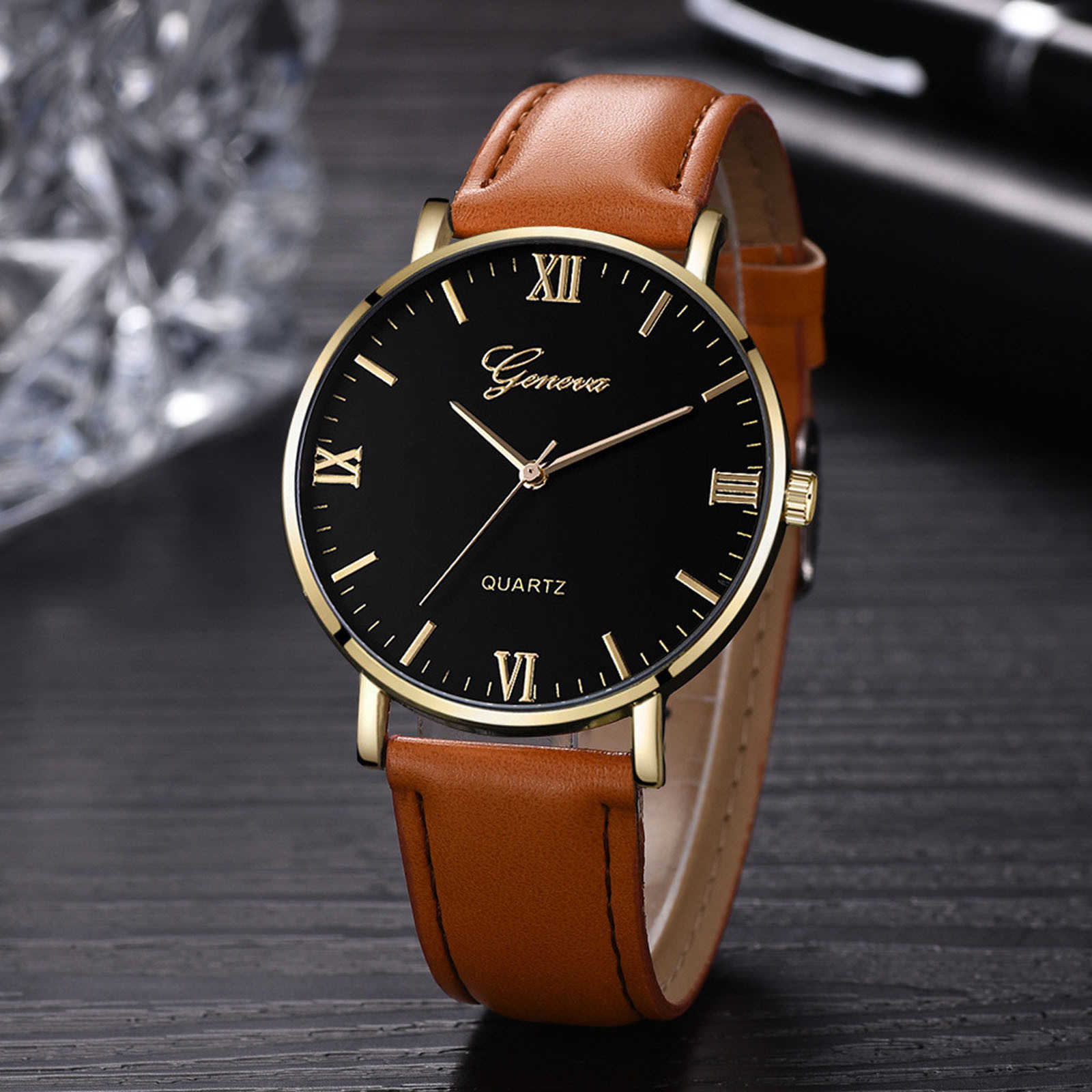 Quartz Watch Roman Numerals Dial Alloy for Men Leather Strap Wristwatch Classic Buckle Hot Selling Relogio
Quartz Watch Roman Numerals Dial Alloy for Men Leather Strap Wristwatch Classic Buckle Hot Selling Relogio