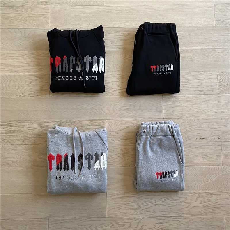 Trapstar Ensemble De Sport Pour Hommes Et Femmestenue Dcontracte Jogging Broderie Sweat Capuche Pantalon 2 Pices, Black
Trapstar Ensemble De Sport Pour Hommes Et Femmestenue Dcontracte Jogging Broderie Sweat Capuche Pantalon 2 Pices, Black