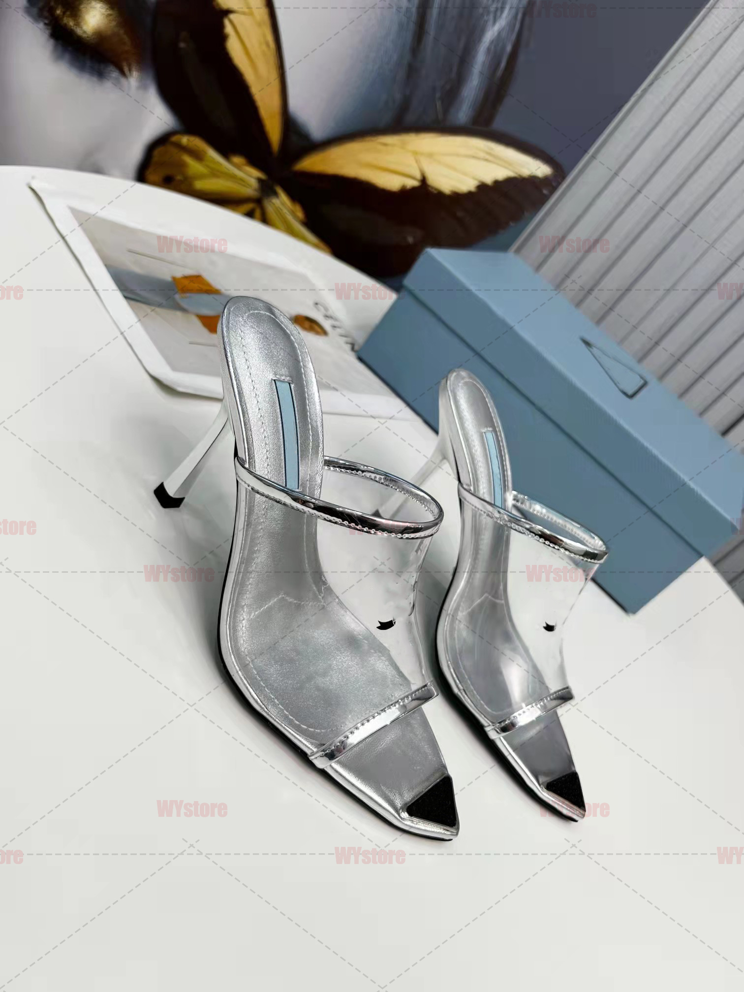 Plexigla high-heel slides Slippers 75 mm varnished heel Size 35-42 high quality Slippers beach shoes Sandals Loafers Muller shoes Upper with heat-sealed with box, Red
Plexigla high-heel slides Slippers 75 mm varnished heel Size 35-42 high quality Slippers beach shoes Sandals Loafers Muller shoes Upper with heat-sealed with box, Red