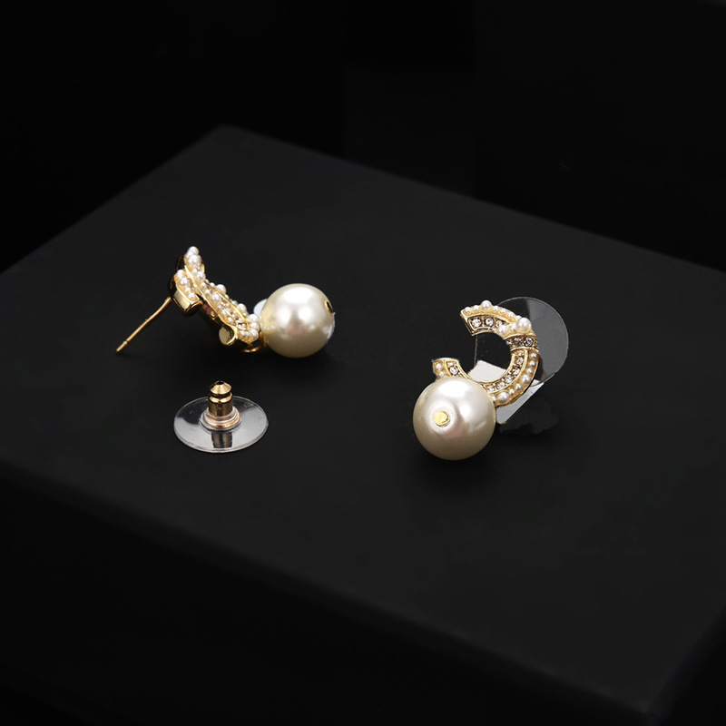 Women Pearl Earring Designer JewelryFor Womens Pendant Earrings Luxurys Fashion Hoops Love Earing Gold Studs Letter C Double Gift Box 2022
Women Pearl Earring Designer JewelryFor Womens Pendant Earrings Luxurys Fashion Hoops Love Earing Gold Studs Letter C Double Gift Box 2022