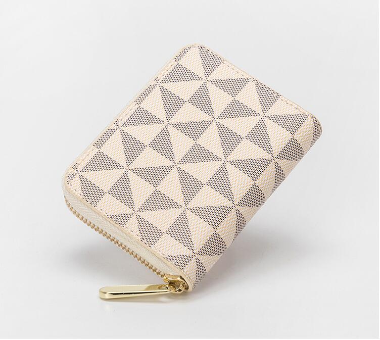 Luxury Portable KEY P0UCH wallet bag classic Mans women White plaid passport holder Coin Purse With dust bags and box Small square single zipper Holders, With logo and box
Luxury Portable KEY P0UCH wallet bag classic Mans women White plaid passport holder Coin Purse With dust bags and box Small square single zipper Holders, With logo and box