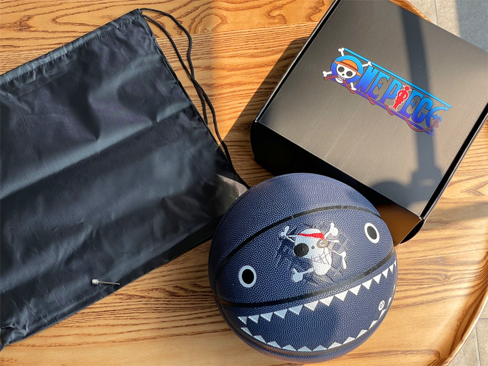 ONE PIECE Laboon Wilson spalding Merch basketball Balls Crystal diamond embossed logo Commemorative edition PU game girl size 7 with box Indoor and outdoor
ONE PIECE Laboon Wilson spalding Merch basketball Balls Crystal diamond embossed logo Commemorative edition PU game girl size 7 with box Indoor and outdoor
