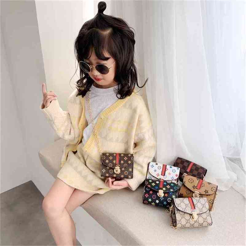 6 Colors Kids Bag Fashion Designer Flower Mini Square Beautiful Pop Girl Princess Messenger Bags Accessories Purse Wallet Handbag G31908, List colors or random
6 Colors Kids Bag Fashion Designer Flower Mini Square Beautiful Pop Girl Princess Messenger Bags Accessories Purse Wallet Handbag G31908, List colors or random