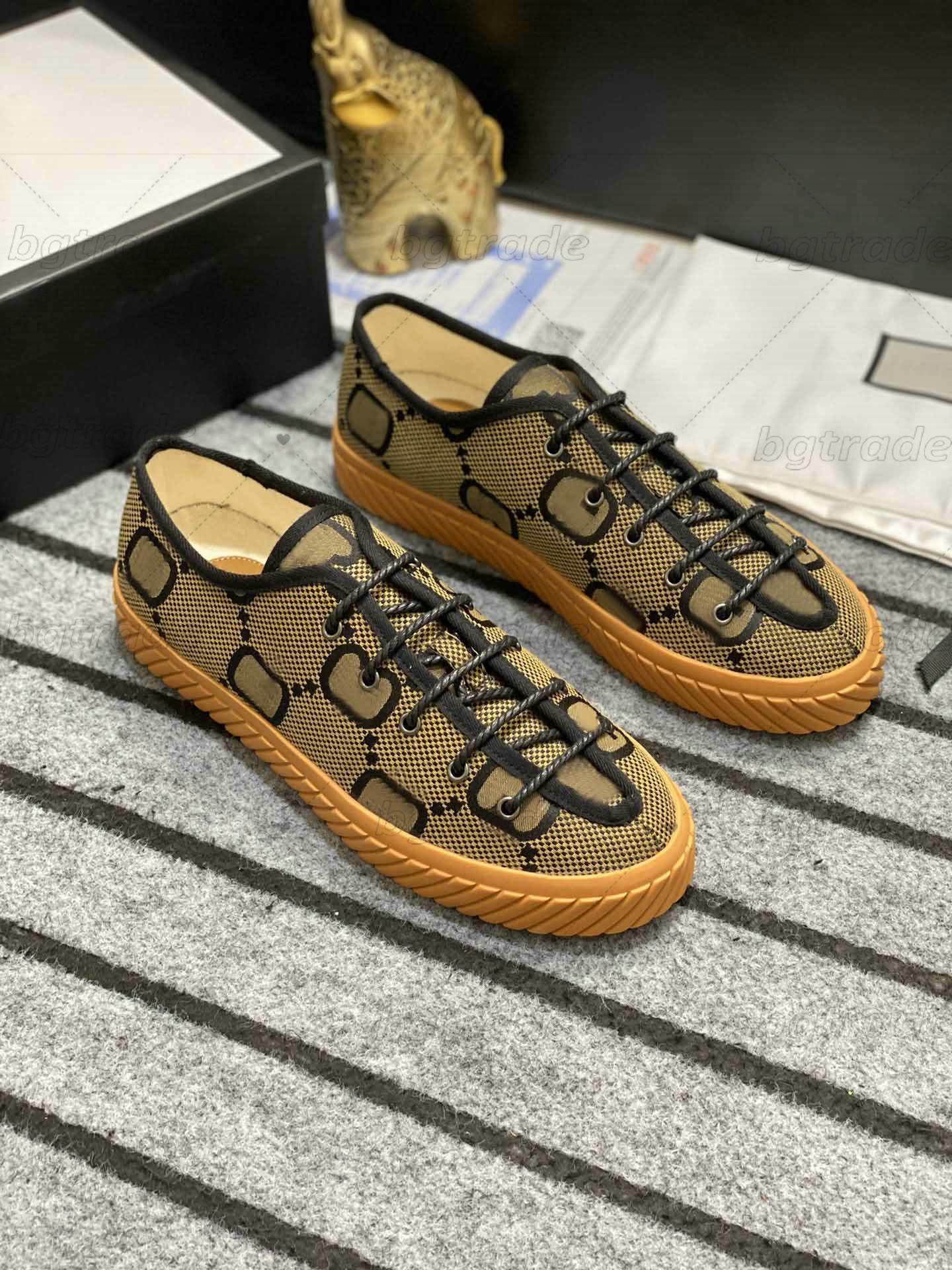 Mens Designers Casual Shoes Monograms Canvas Skateboard Shoes Black Brown Green Luxury Flats Lace-up Sports Sneakers
Mens Designers Casual Shoes Monograms Canvas Skateboard Shoes Black Brown Green Luxury Flats Lace-up Sports Sneakers