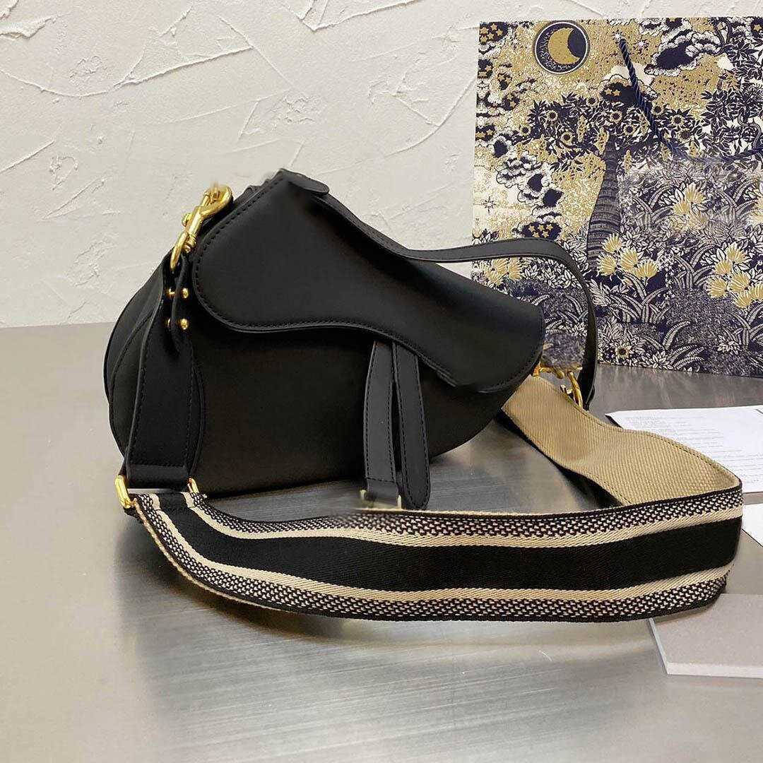 2021 High Quality bag Fashion Ladies Crossbody Shoulder Letter Pattern Simple Newest Style With Frame Dustproof, Blue
2021 High Quality bag Fashion Ladies Crossbody Shoulder Letter Pattern Simple Newest Style With Frame Dustproof, Blue