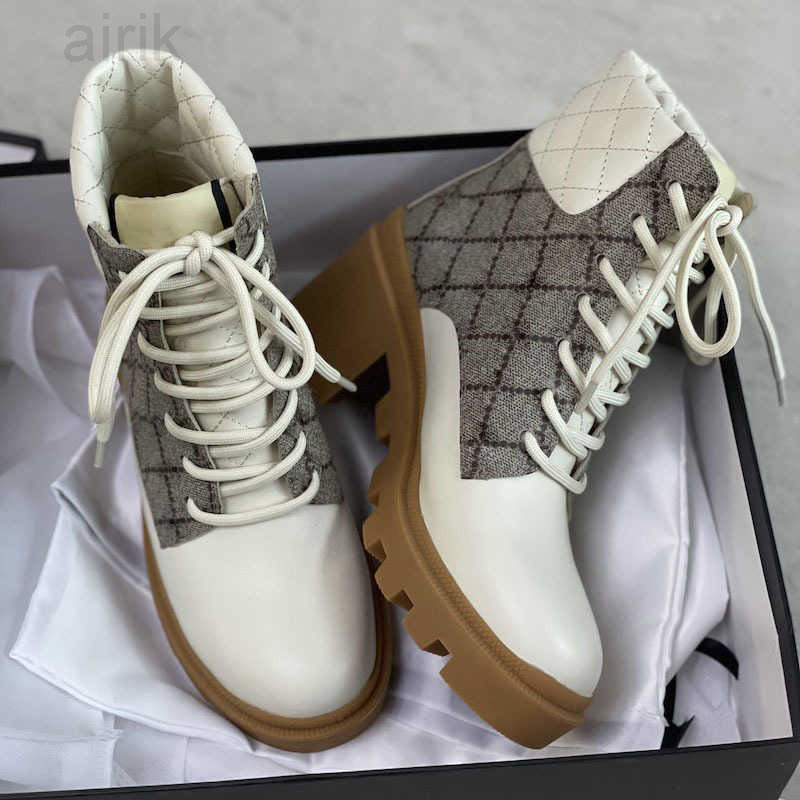 Women's Ankle Boot Designer Luxury Martin Desert Boots Beige And Ebony Genuine Leather Quilted Lace-up Winter Shoes Rubber Lug Sole
Women's Ankle Boot Designer Luxury Martin Desert Boots Beige And Ebony Genuine Leather Quilted Lace-up Winter Shoes Rubber Lug Sole