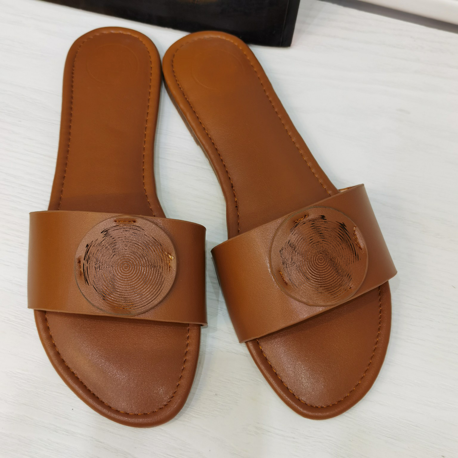 2022 Designer Sandals Tories Slide Slippers Women Ladies Hollowed out pattern Flats Low Heels Open Toe Slides Rubber Summer Flip Flops Outdoor Beach Shoes Sliders, Fill postage
2022 Designer Sandals Tories Slide Slippers Women Ladies Hollowed out pattern Flats Low Heels Open Toe Slides Rubber Summer Flip Flops Outdoor Beach Shoes Sliders, Fill postage