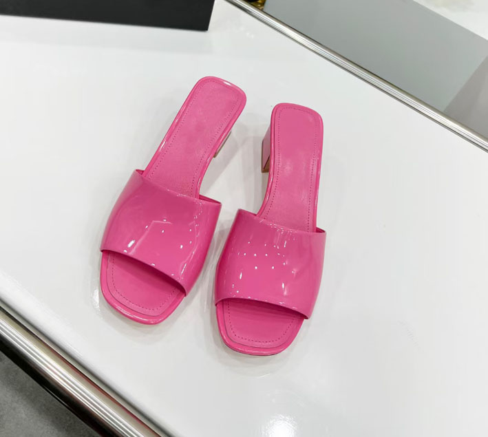 Designer-2022 jelly color early spring women's slippers low heels leather beer 4.5cm patent leather black summer fashion size 35-43
Designer-2022 jelly color early spring women's slippers low heels leather beer 4.5cm patent leather black summer fashion size 35-43