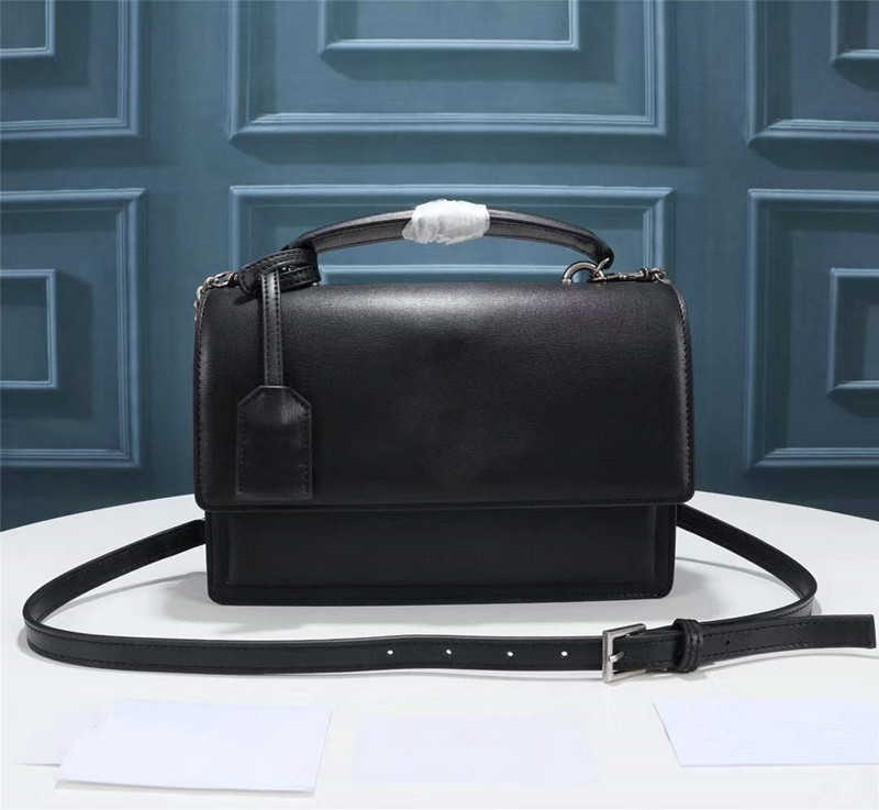 Ladies Brand Shoulder Bags Ladies Designer Square Bags Y Shaped Crossbody Bags High Quality Mini Handbags Makeup Wallet SIZE 25CM
Ladies Brand Shoulder Bags Ladies Designer Square Bags Y Shaped Crossbody Bags High Quality Mini Handbags Makeup Wallet SIZE 25CM