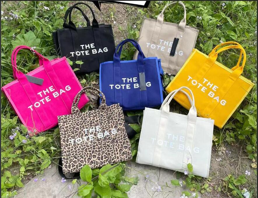 Luxurys Designer Shopping Handbags Women Top Quality Shoulder The Tote Bag Practical Durable Casual Lady Letter Printing Crossbody Bags Canvas Handbag Ins 2022, Other
Luxurys Designer Shopping Handbags Women Top Quality Shoulder The Tote Bag Practical Durable Casual Lady Letter Printing Crossbody Bags Canvas Handbag Ins 2022, Other