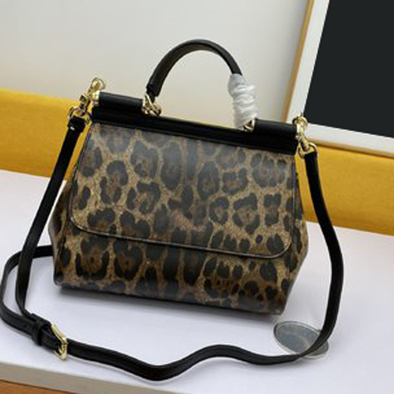 2022 Top Quality New Miss Sicily Mini Bag palm print multicolor calfskin leather Fashion temperament Handbag Shoulder Messenger Bag beautiful purse, Contact me
2022 Top Quality New Miss Sicily Mini Bag palm print multicolor calfskin leather Fashion temperament Handbag Shoulder Messenger Bag beautiful purse, Contact me