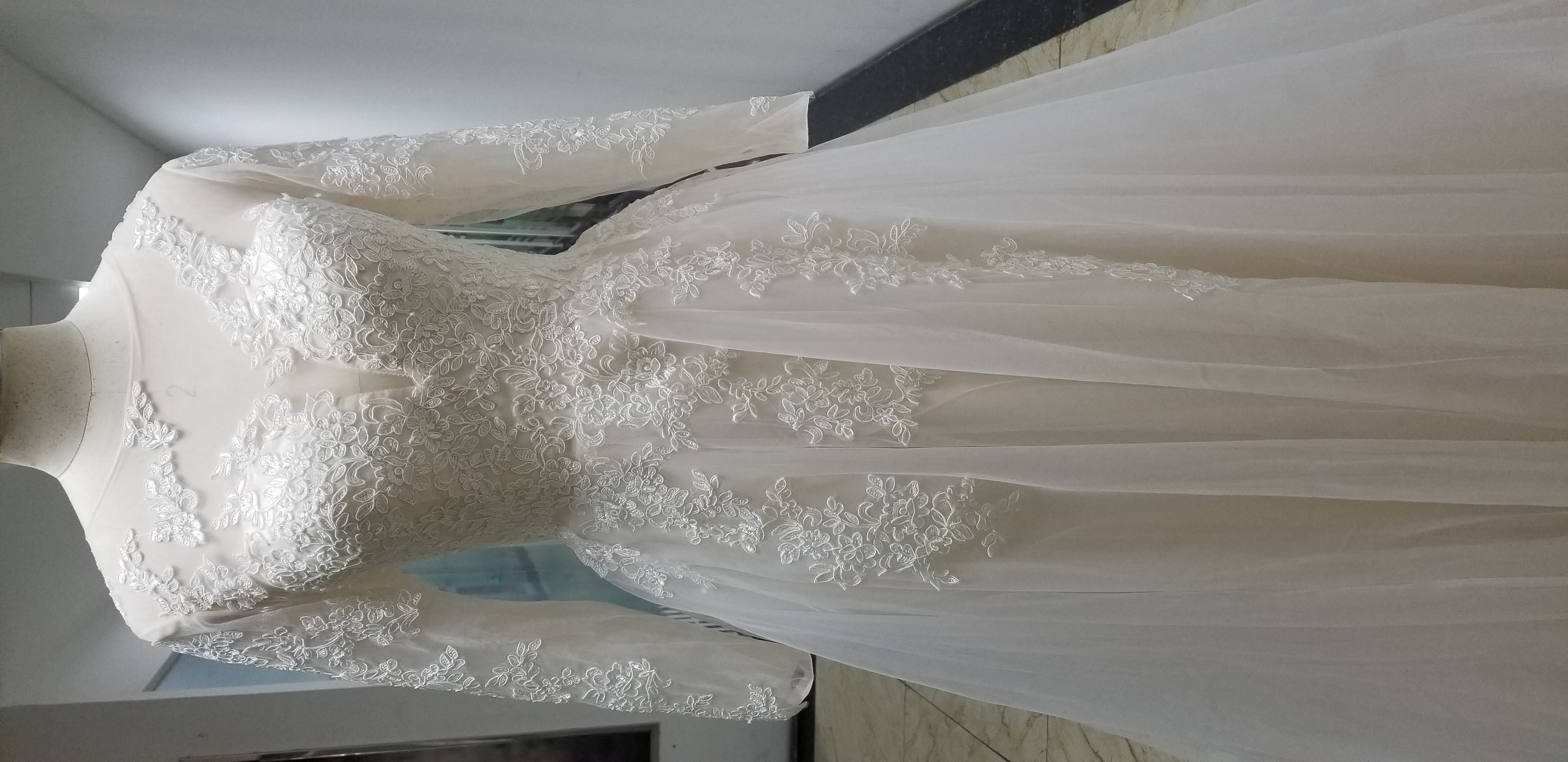 Long Sleeves Tulle Wedding Dress A Line Lace Appliques Bridal Gowns Lace Up Light Champagne Vestido De Noiva Mariage