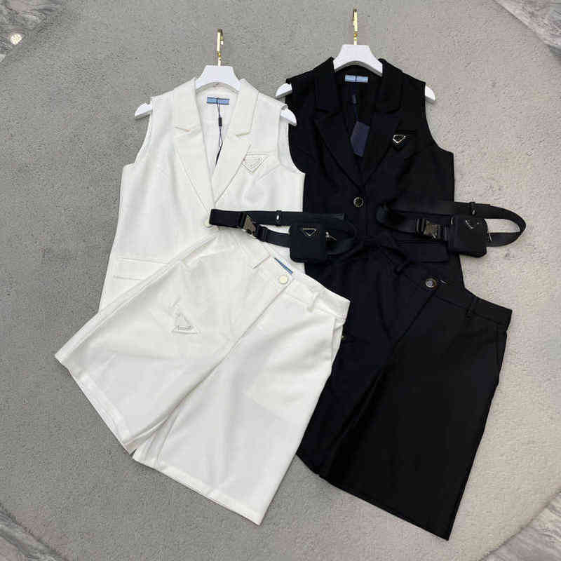 22ss Luxury tracksuits Women' sportswear designer suit vest coat Capri Pants summer suit with waist bag high quality Size -L, Make up for price
22ss Luxury tracksuits Women' sportswear designer suit vest coat Capri Pants summer suit with waist bag high quality Size -L, Make up for price