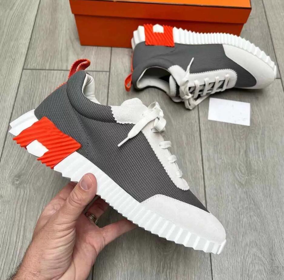 Top Quality Men Bouncing Sneaker Shoes SPORTS Light Sole Mesh Suede Goatskin Breathable Outdoor Trainers Comfort Man Footwear EU38-46.With Box
Top Quality Men Bouncing Sneaker Shoes SPORTS Light Sole Mesh Suede Goatskin Breathable Outdoor Trainers Comfort Man Footwear EU38-46.With Box
