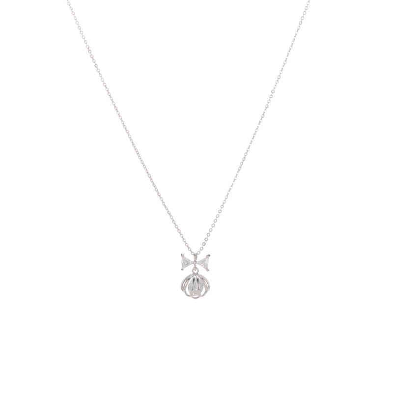 Simple hollowed out shell with zircon Bow Pendant inside fairy exquisite fashionable dign versatile clavicle chain
Simple hollowed out shell with zircon Bow Pendant inside fairy exquisite fashionable dign versatile clavicle chain