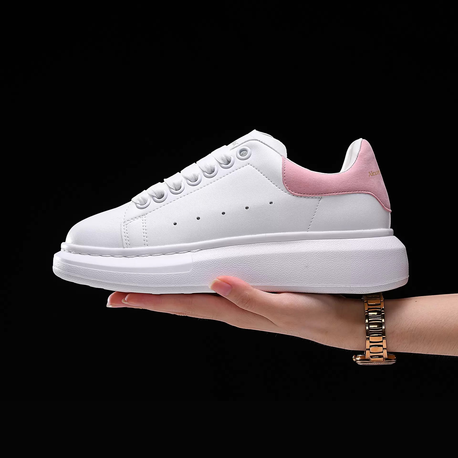 Famous Brands Men Triple Stitch Sneakers Shoes Triple-crossed Elastics Rubber Sole Man Runner Sporty Lightweight & flexible Casual Walking Footwear Discount 38-45
Famous Brands Men Triple Stitch Sneakers Shoes Triple-crossed Elastics Rubber Sole Man Runner Sporty Lightweight & flexible Casual Walking Footwear Discount 38-45