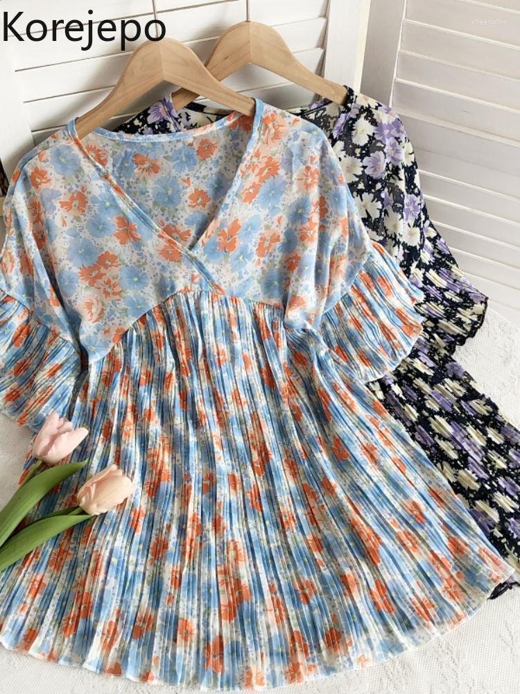 Women's Blouses & Shirts Korejepo Floral Flare Sleeve Women Summer Hem Pleated Loose Chiffon Top 2022 V Neck Casual Soft Chic ShirtWomen's C, White
Women's Blouses & Shirts Korejepo Floral Flare Sleeve Women Summer Hem Pleated Loose Chiffon Top 2022 V Neck Casual Soft Chic ShirtWomen's C, White