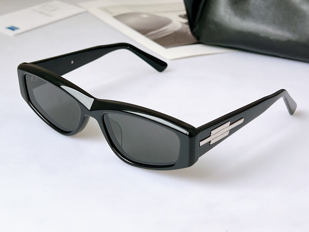 Sunglasses For Women Men Summer DURU Style Anti-Ultraviolet Retro Plate Triangle Full Frame Fashion Glasses Random Box
Sunglasses For Women Men Summer DURU Style Anti-Ultraviolet Retro Plate Triangle Full Frame Fashion Glasses Random Box