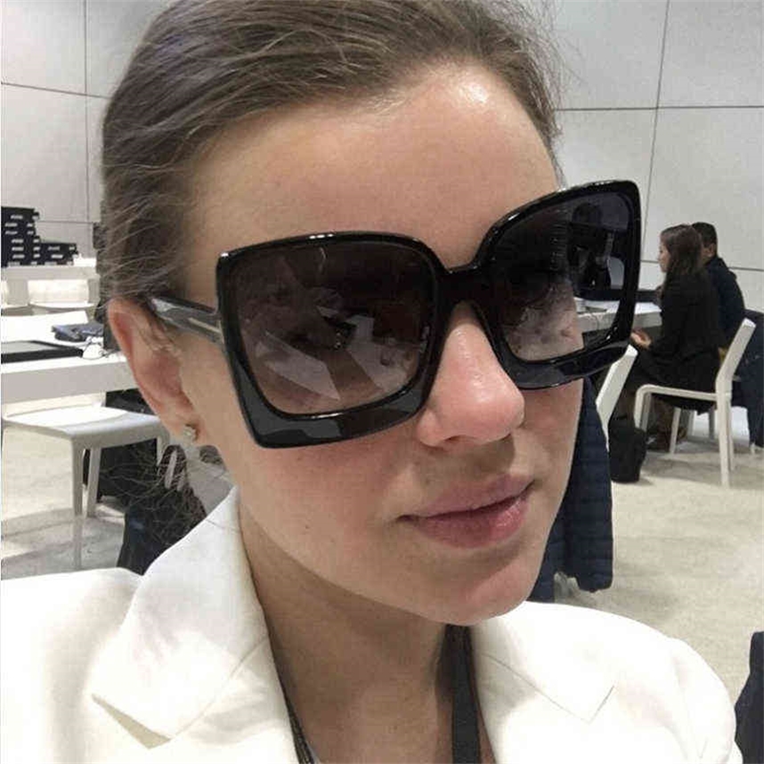 D&T New Fashion Oversized Women Sunglasses Designer Plastic Female Big Frame Gradient Sun Glasses UV400 gafas de sol mujer
D&T New Fashion Oversized Women Sunglasses Designer Plastic Female Big Frame Gradient Sun Glasses UV400 gafas de sol mujer