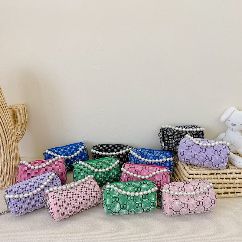 girls Pearl chain handbag 2022 kids inlaid diamond cylinder bag children parent-child plaid chain cross-body bags F1397, Mix colors random
girls Pearl chain handbag 2022 kids inlaid diamond cylinder bag children parent-child plaid chain cross-body bags F1397, Mix colors random