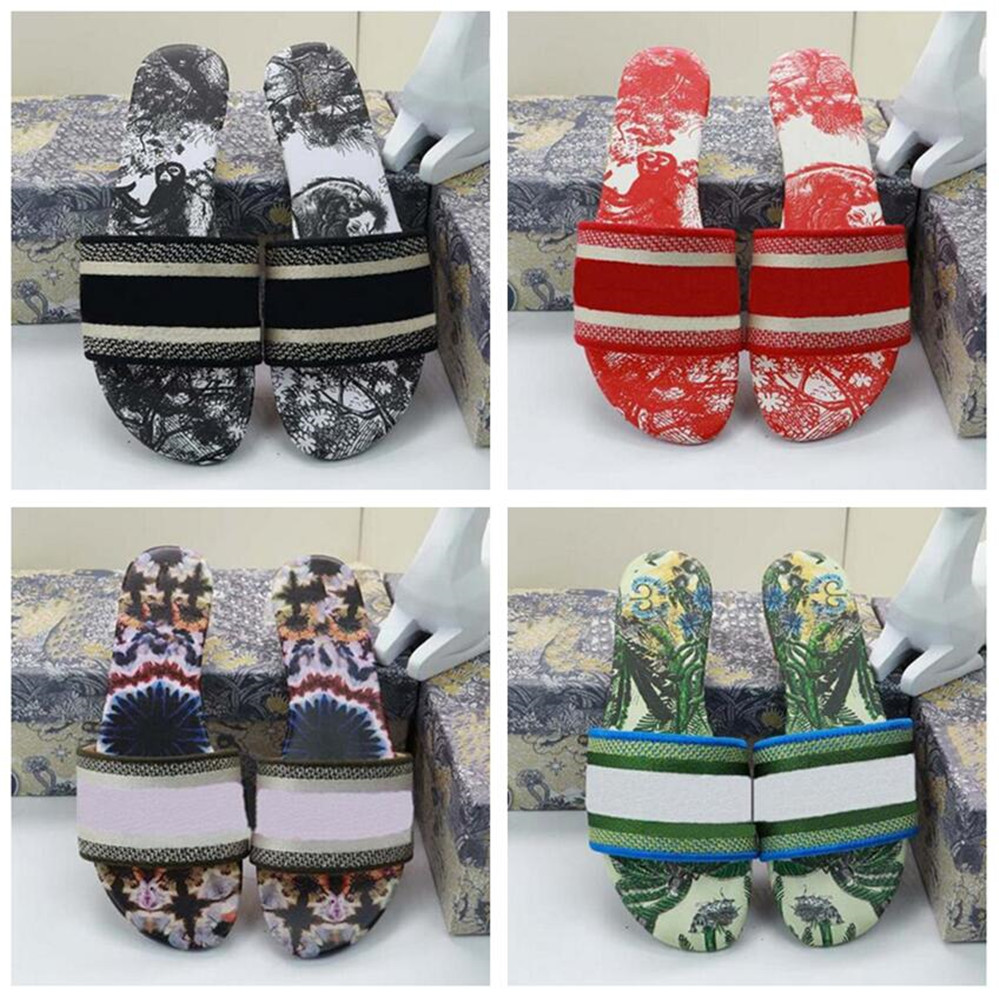 Fashion Paris Embroidered Slippers Dazzle Women Ladies Italy womens Shoes Cotton Embroidery Summer Designer Slides Low Heel Floral Brocade Luxury Sandals, S2
Fashion Paris Embroidered Slippers Dazzle Women Ladies Italy womens Shoes Cotton Embroidery Summer Designer Slides Low Heel Floral Brocade Luxury Sandals, S2