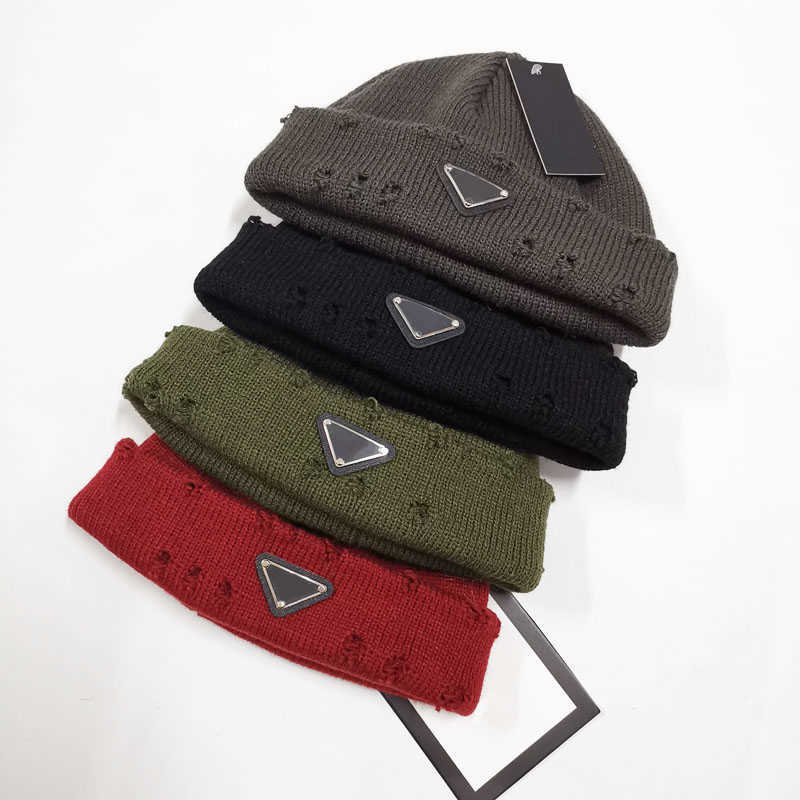 Fashion Beanie bean-hat brand men and women winter hats broken caps sport knit cap thickened warm casual outdoor hat double-sided, Red
Fashion Beanie bean-hat brand men and women winter hats broken caps sport knit cap thickened warm casual outdoor hat double-sided, Red