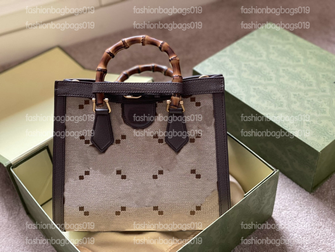 Designer Handbag Jumbo Canvas Diana Bamboo Handle Tote Camel / Ebony Shoulder Bag Vintage CrossBody Womens Luxury Wallet Square shape Purse
Designer Handbag Jumbo Canvas Diana Bamboo Handle Tote Camel / Ebony Shoulder Bag Vintage CrossBody Womens Luxury Wallet Square shape Purse
