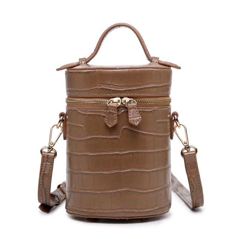 Evening Bags Crocodile Pattern Bucket Bag Women Handbag Shoulder Travel Messenger Zipper Ostrich Female
Evening Bags Crocodile Pattern Bucket Bag Women Handbag Shoulder Travel Messenger Zipper Ostrich Female