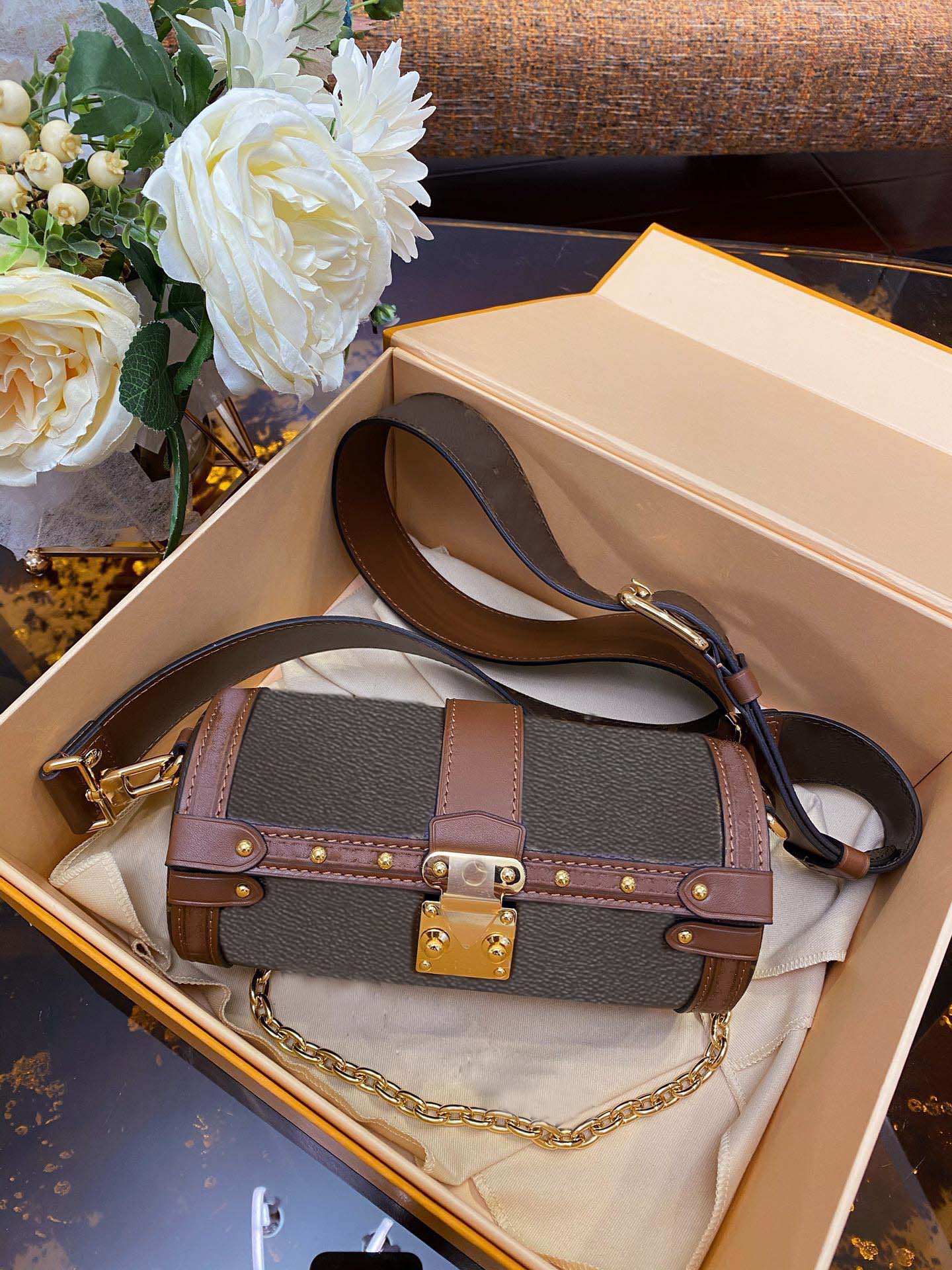 5A Top Quality Fashion Designer Shoulder Bag Women Crossbody Leather Handbag Luxury Purse Trunk With Box
5A Top Quality Fashion Designer Shoulder Bag Women Crossbody Leather Handbag Luxury Purse Trunk With Box