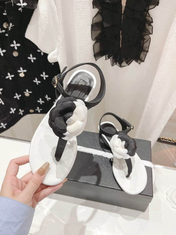 2022 Women Sandals Slippers Beige Black Camellia Flower Rubber Causal Slipper Top Designer Luxury Fashion Summer Pool Beach Thong Flat Flip Flops, #17
2022 Women Sandals Slippers Beige Black Camellia Flower Rubber Causal Slipper Top Designer Luxury Fashion Summer Pool Beach Thong Flat Flip Flops, #17