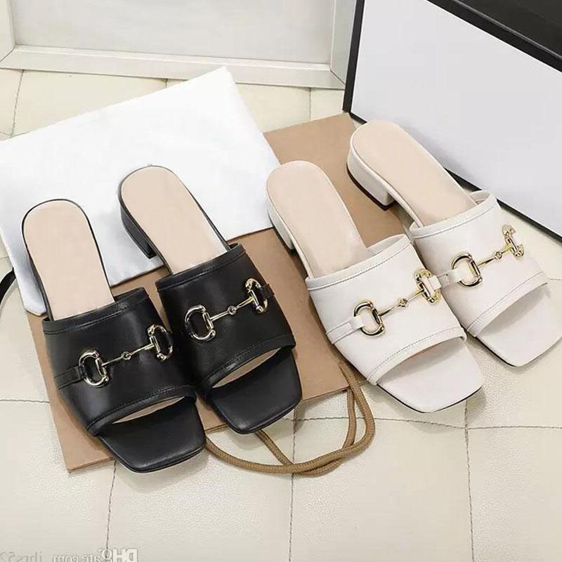 Designer shoe Summer Beach slippers Loafers Lazy Low heeled flops leather Letters Cartoon Slides women shoes Metal Ladies Sandals Large size 35-41-42 us4-us11 With box, Black
Designer shoe Summer Beach slippers Loafers Lazy Low heeled flops leather Letters Cartoon Slides women shoes Metal Ladies Sandals Large size 35-41-42 us4-us11 With box, Black
