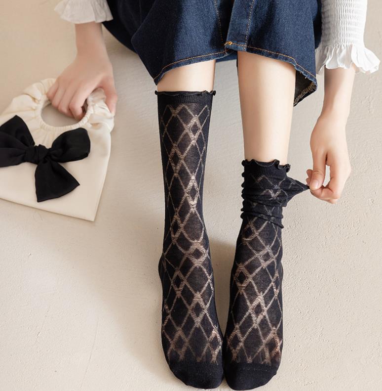 Lolita Ruffle High Ankle Socks Bubble Chunky Slouch JK Uniform Scrunch Stockings Mid-Tube Japanese Anime Cosplay Wearing Black White Women's Unde